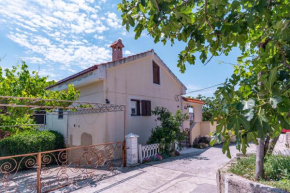 Apartment Barbat 4977a